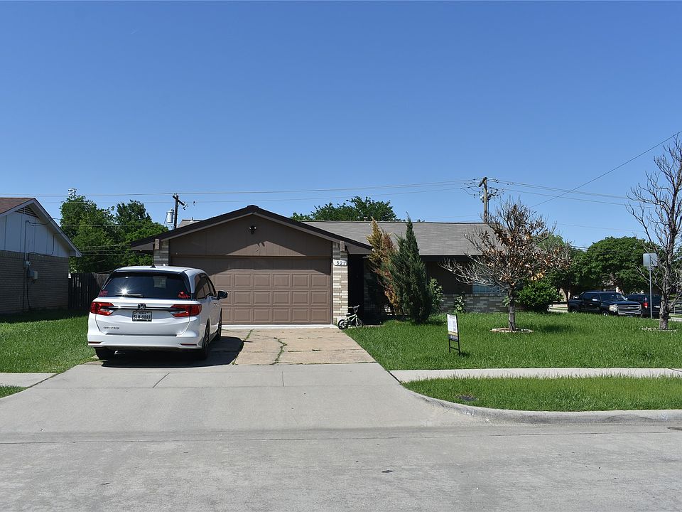 1st image of 521 Sweetbriar Dr