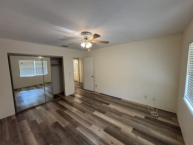 5850 Lincoln St #1 — Photo 9