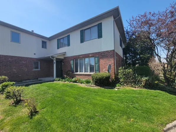 11020 Eagle Dr #B, Palos Hills, IL 60465