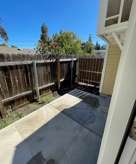 164 N Laurel St #2 — Photo 16