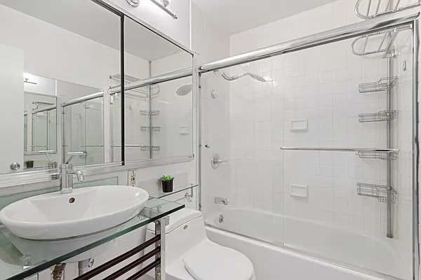 Rented by Sotheby's International Realty | media 9