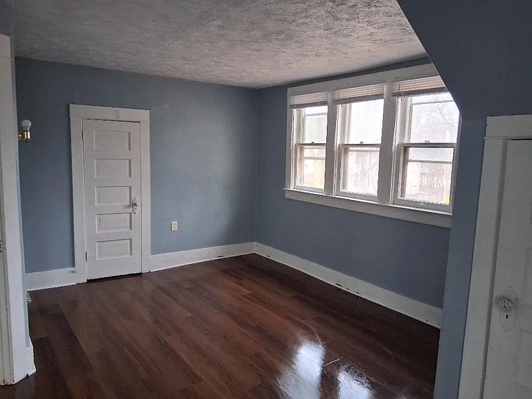 1727 S 15th St — Photo 22