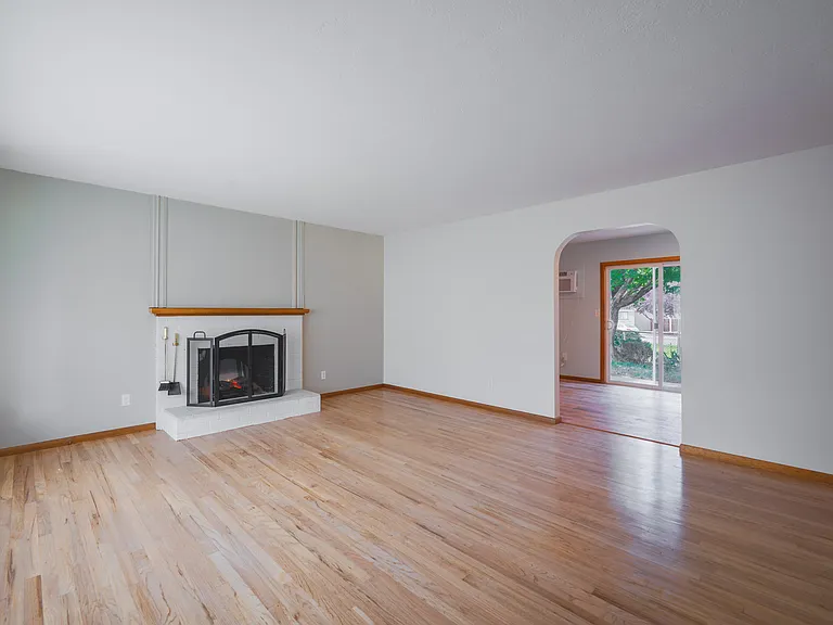 2503 Wright St — Photo 24
