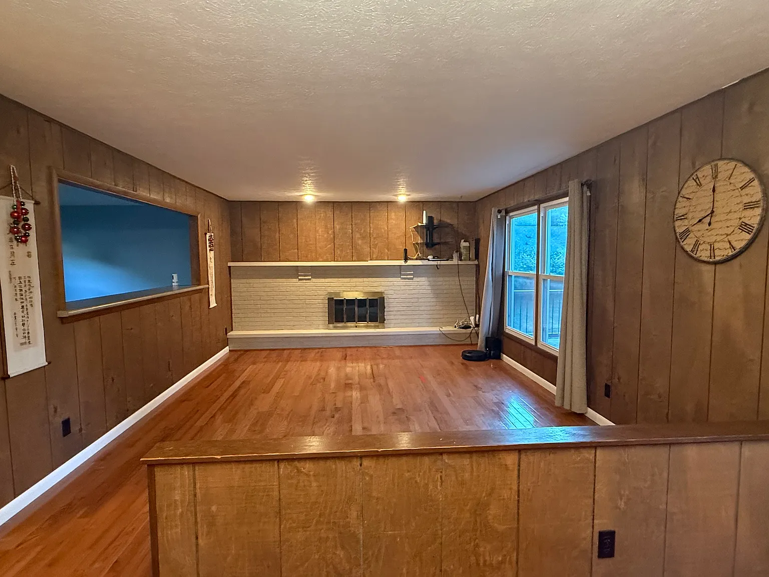 4 bed, 2.5 bath, 2352 sqft, $3,350 — Photo 4