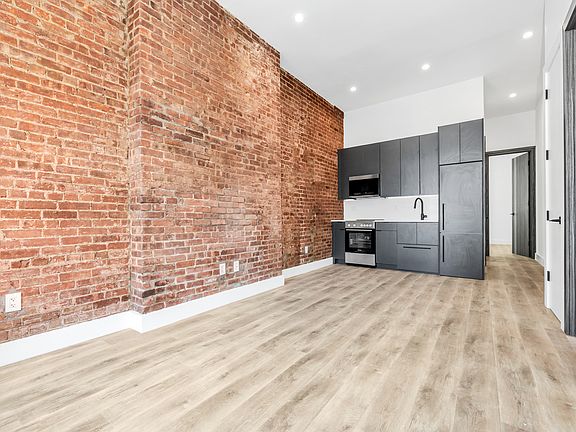 4th image of 314 W 51st St APT 5A