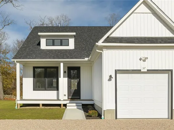 37 Whittier Dr, South Kingstown, RI 02879