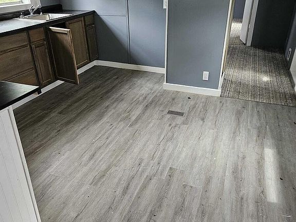 2nd image of 5606 Le Steele Blvd