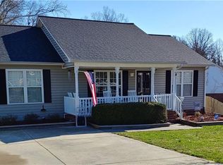 3635 Southpark Dr, High Point, NC 27263