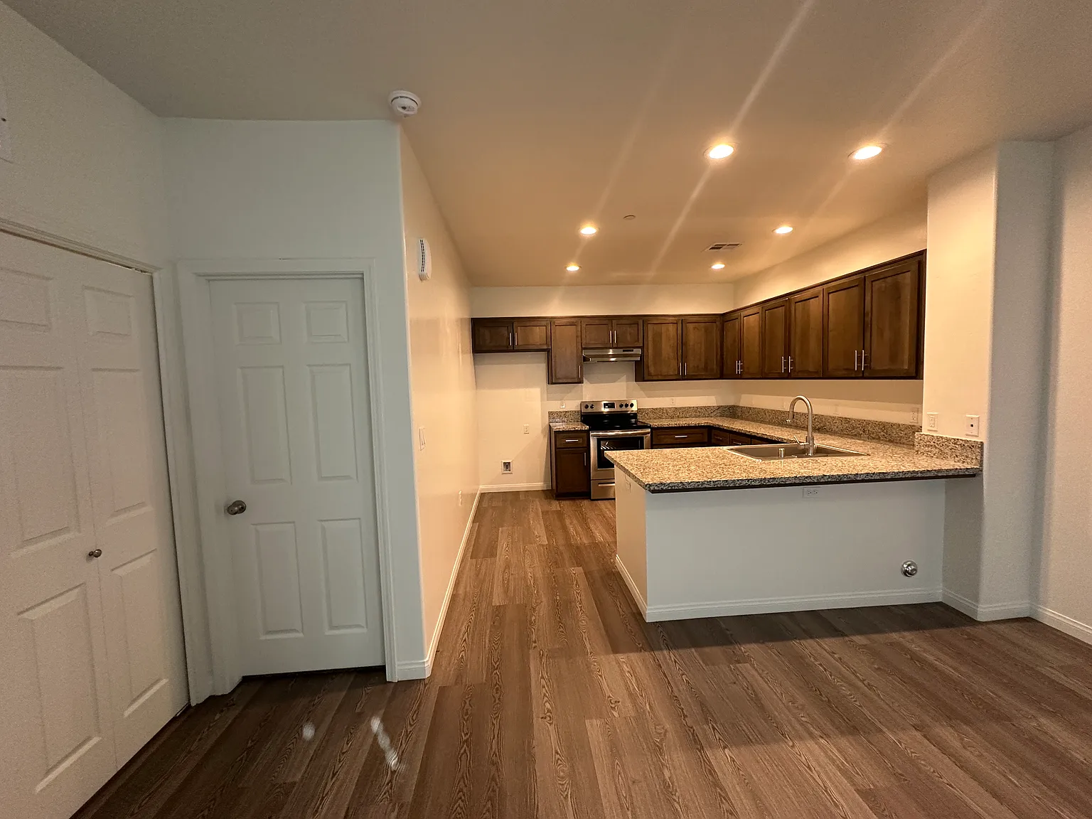 1 bed, 650 sqft, $1,520 — Photo 4