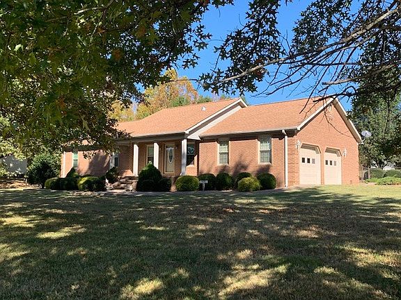2nd image of 905 Jackson Dr