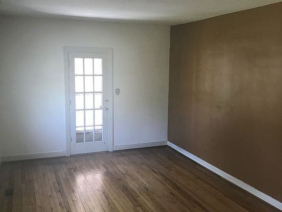 5th image of 2421 Wedgewood Ave