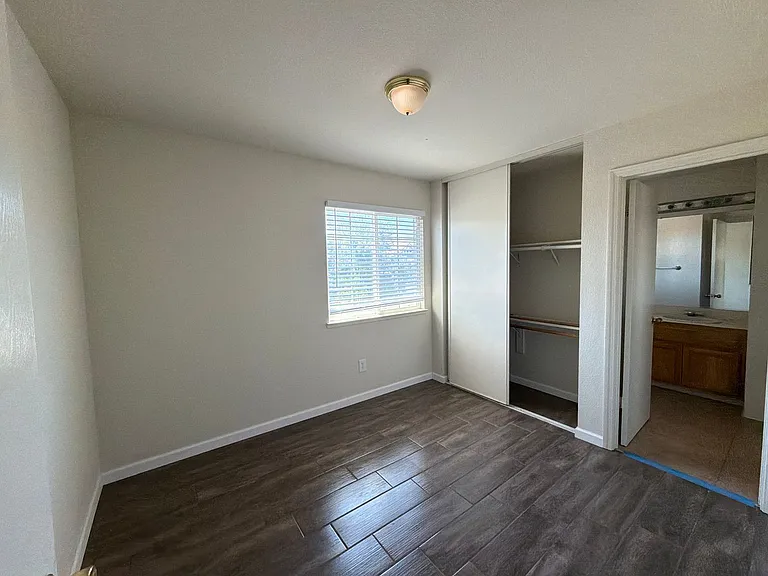 1100 Twinbridge Ct — Photo 13