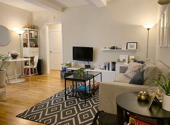 Rented by Rita S Citrin, LREB | media 2