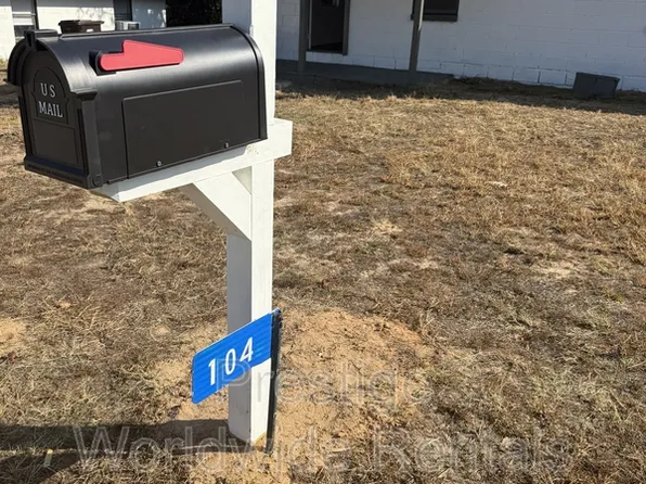 104 Moore St, Cusseta, GA 31805