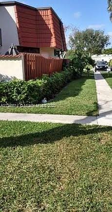 4th image of 3895 Victoria Dr