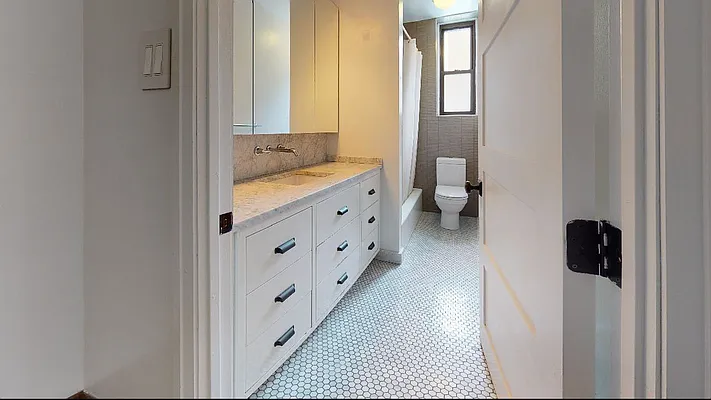 Rented by Bond New York | media 20