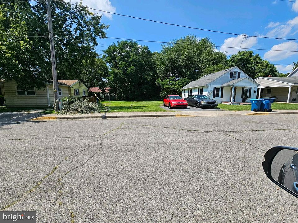 2nd image of 110 Crockett Ave
