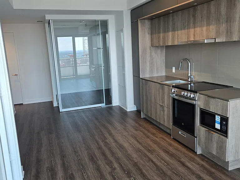 448 Burnhamthorpe Rd W #4701 — Photo 3