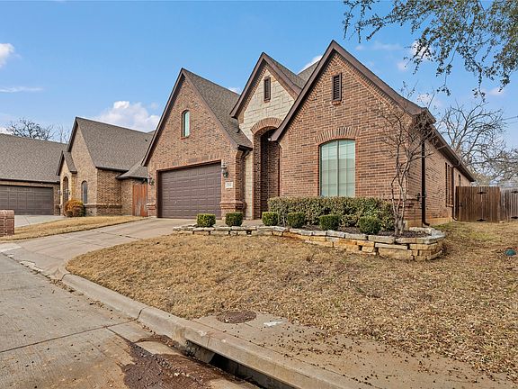 2nd image of 716 Crestridge Cir