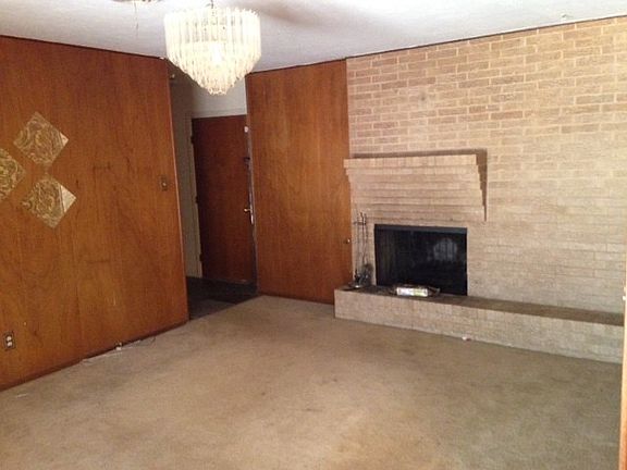 3rd image of 3405 Carriage Hill Dr