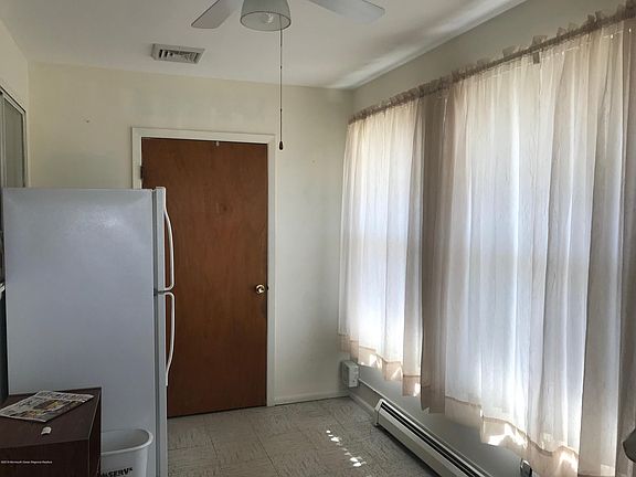 3rd image of 58 Parisian Dr
