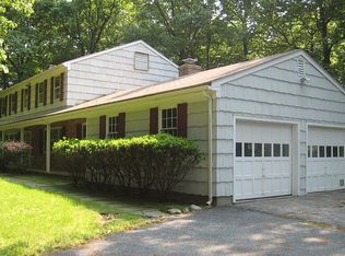 169 E Rocks Rd, Norwalk, CT 06851