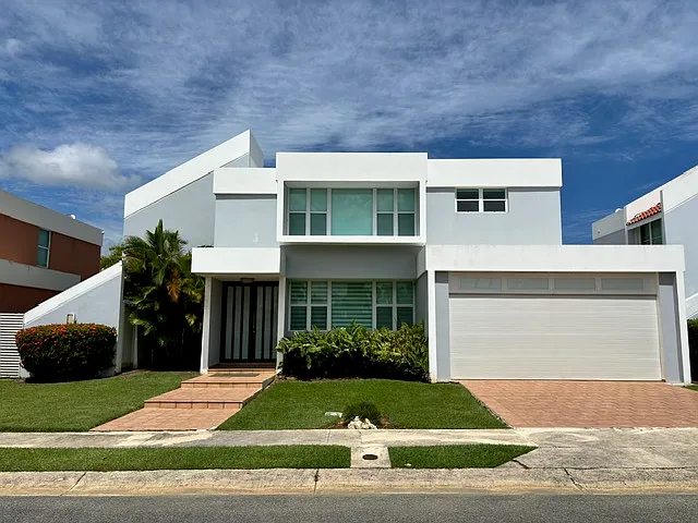 Urb Paseo Las Olas Calle Delfin P19