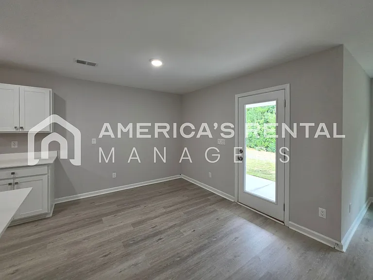 10319 Squires Way — Photo 30