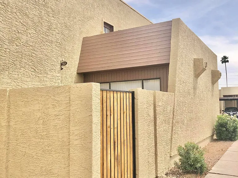 820 W 14th St — Photo 12