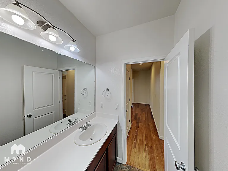 2367 Hancock Dr — Photo 33