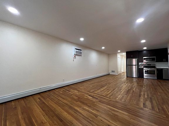 3rd image of 34 Giles Ave Floor 2