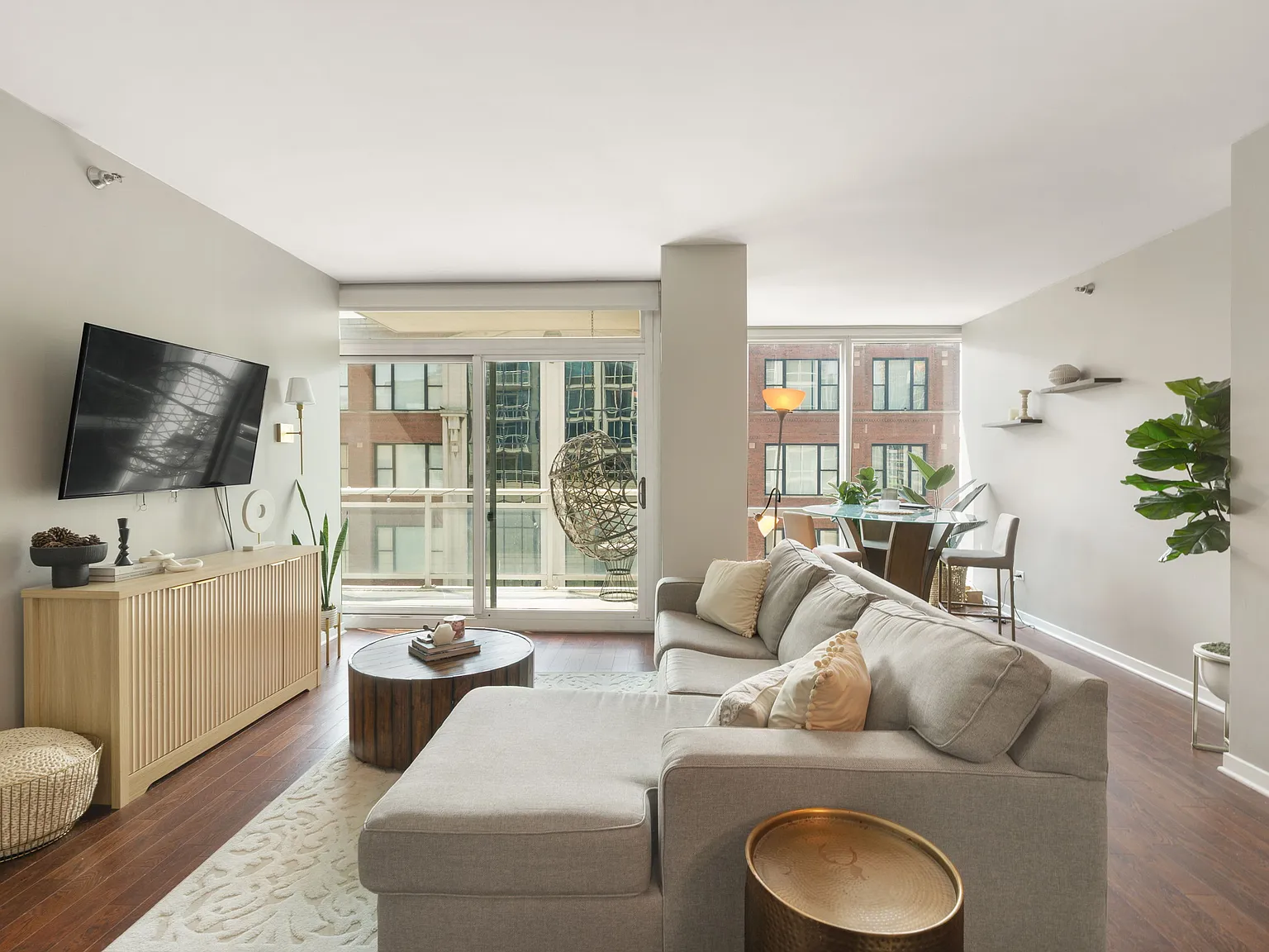 1 bed, 931 sqft, $3,150 — Photo 2