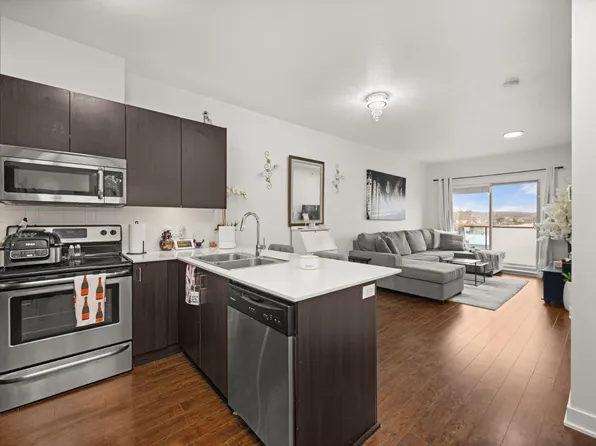 20460 Douglas Cres #403, Langley, BC V3A 0C6