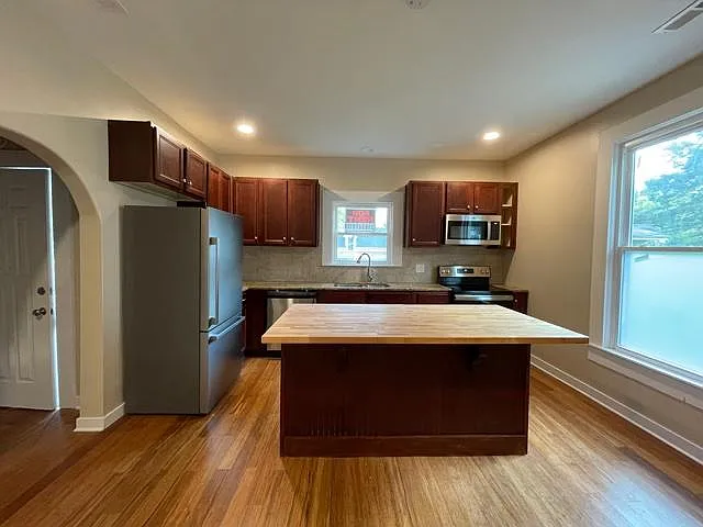3 bed, 1268 sqft, $1,320 — Photo 3