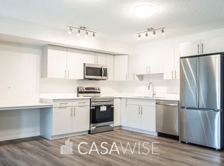 17214 9b Ave SW #1, Edmonton, AB T6W3V5
