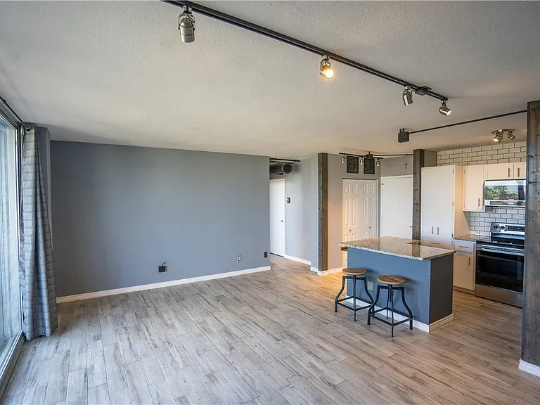 715 S Upper Broadway St #406 — Photo 6