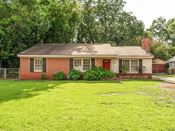 409 Honeysuckle Ct, Montgomery, AL 36109