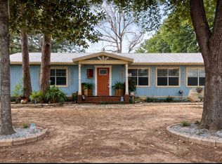 104 W Paradise Dr, Trinity, TX 75862