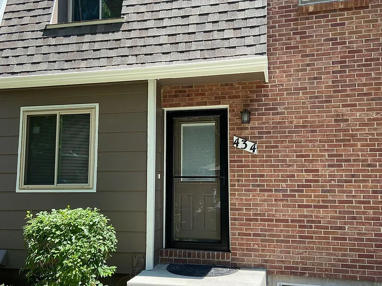 434 S Balsam St — Photo 1