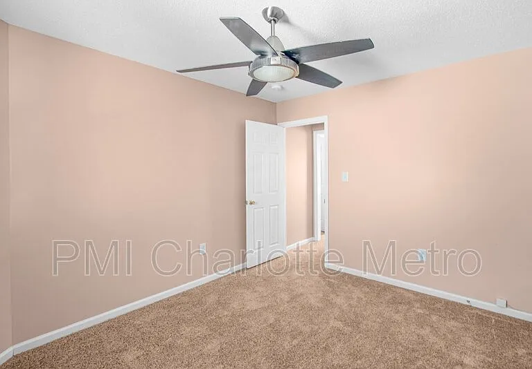 6550 Lynmont Dr — Photo 5