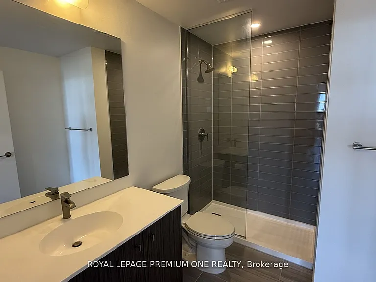 15 Wellington St S #2414 — Photo 18