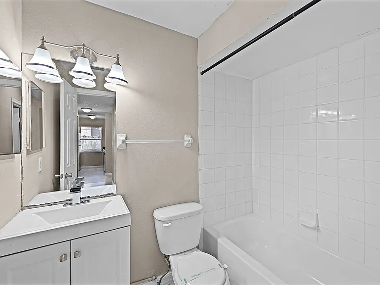 2530 Kamnic Ct — Photo 9