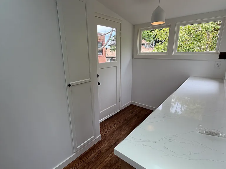 2108 Grant St — Photo 9