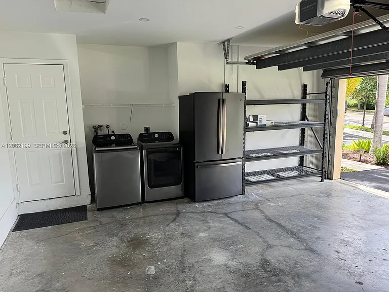 1133 Alexander Bnd — Photo 18