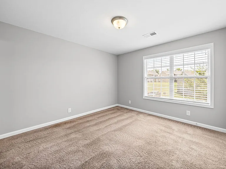 365 Sam Houston Cir — Photo 23