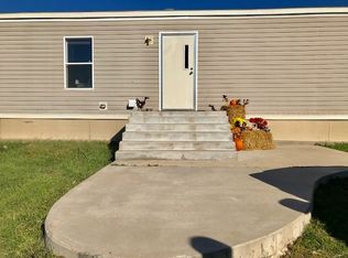 207 1/2 N Crater Creek Rd, Cache, OK 73527