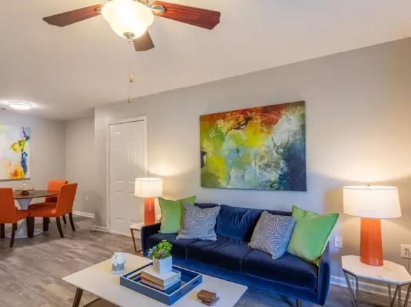 Acasa Willowbrook Apartments