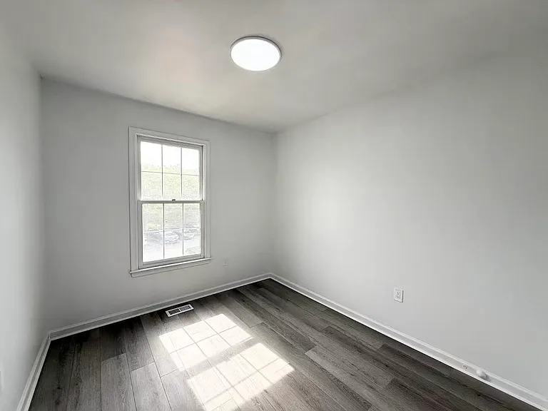 16848 Winston Ln — Photo 21