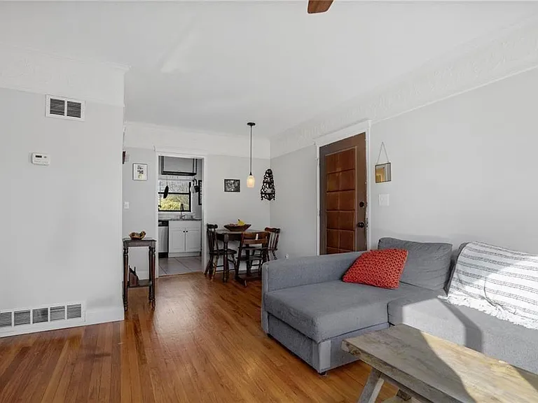 708 Argonne Ave NE #5 — Photo 4