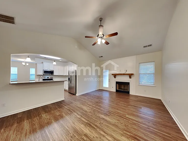 304 San Anselmo St — Photo 8